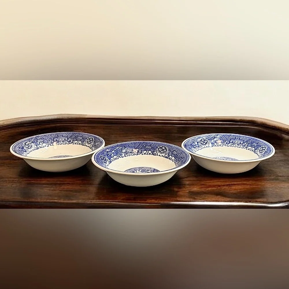 Vintage Blue Willow Porcelain Coupe Cereal Bowls by SCIO